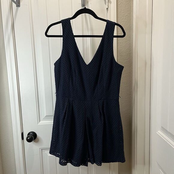 City Triangles Navy Blue Eyelet Sleeveless V Neck Back Romper Shorts Juniors 13 - Picture 2 of 9